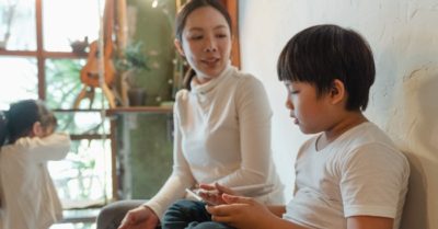 Cha mẹ đừng nên trách mắng con vào 4 thời điểm này