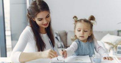Câu nói sai lầm khi dạy con của cha mẹ, khiến trẻ bị tổn thương