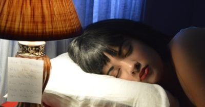 Để ngủ ngon và khỏe đẹp, chị em nhớ “5 không – 3 nên” khi ngủ nhé!
