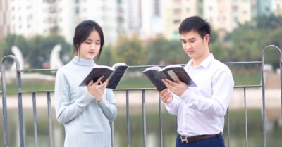 Học tiếng Trung: Mỗi ngày 10 từ vựng có trong sách Chuyển Pháp Luân – P18