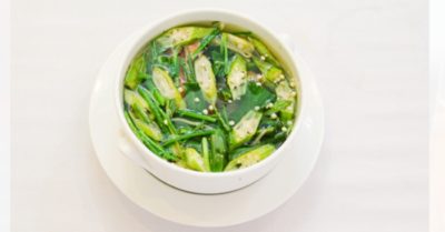 Cách nấu canh chua đậu bắp dân dã cho ngày hè