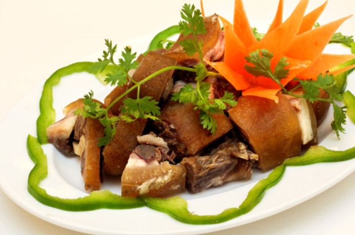 Món ngon từ đuôi bò; ; Cách nấu đuôi bò hầm đu đủ; Cách nấu đuôi bò hầm thuốc bắc; Cách nấu lẩu đuôi bò.