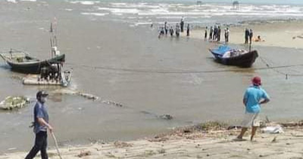 Hiện trường khu vực biển nơi 3 em học sinh lớp 7 bị mất tích - Ảnh: Người dân cung cấp