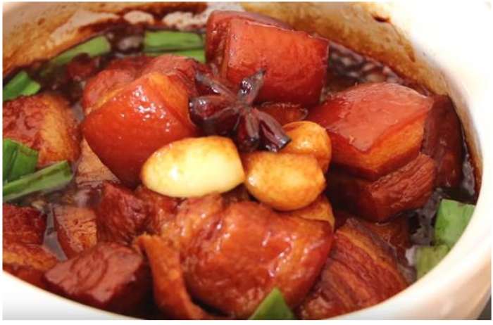 Cách kho thịt kho tàu mềm ngon chuẩn vị tại nhà; Mẹo kho thịt nhanh mềm; Cách kho thịt kho tàu truyền thống; Cách làm thịt kho tàu không cần nước dừa; Cách làm thịt kho tàu Trung Quốc.
