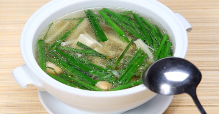 Canh hẹ nấu thịt và đậu hũ non