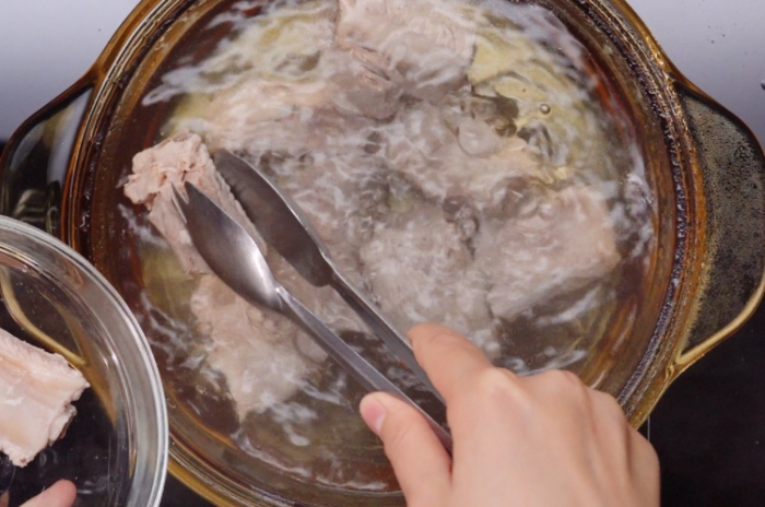 Cách nấu canh hạt sen hầm sườn non đầy dinh dưỡng; cách nấu canh hạt sen củ sen; cách nấu canh gà hạt sen; canh mọc hạt sen; nấu canh hạt sen với nấm.