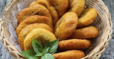 Cách làm bánh bí đỏ chiên giòn tan, thơm ngon
