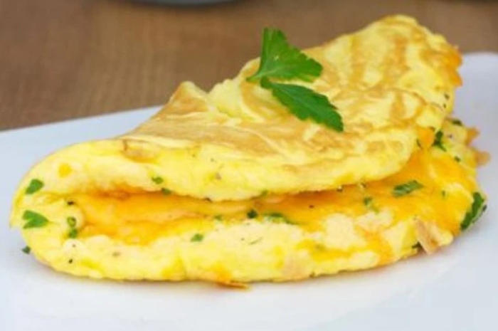 Cách cuộn trứng không bị vỡ, Chiên có cần dầu không, xào khổ, bằng chảo vuông, lửa to hãy nhỏ.