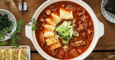Cách nấu canh kim chi thịt bò với đậu phụ chuẩn vị Hàn Quốc