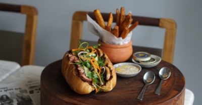 Ổ bánh mì có giá hơn 2 triệu đồng ở Sài Gòn có gì đặc biệt?