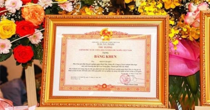 Công chức viên chức: Được thưởng hơn 8 triệu đồng khi nhận bằng khen Thủ tướng.